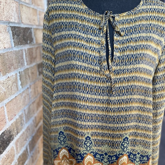 Ann Taylor Women’s Lightweight Tie-Front Blouse - Picture 7 of 8